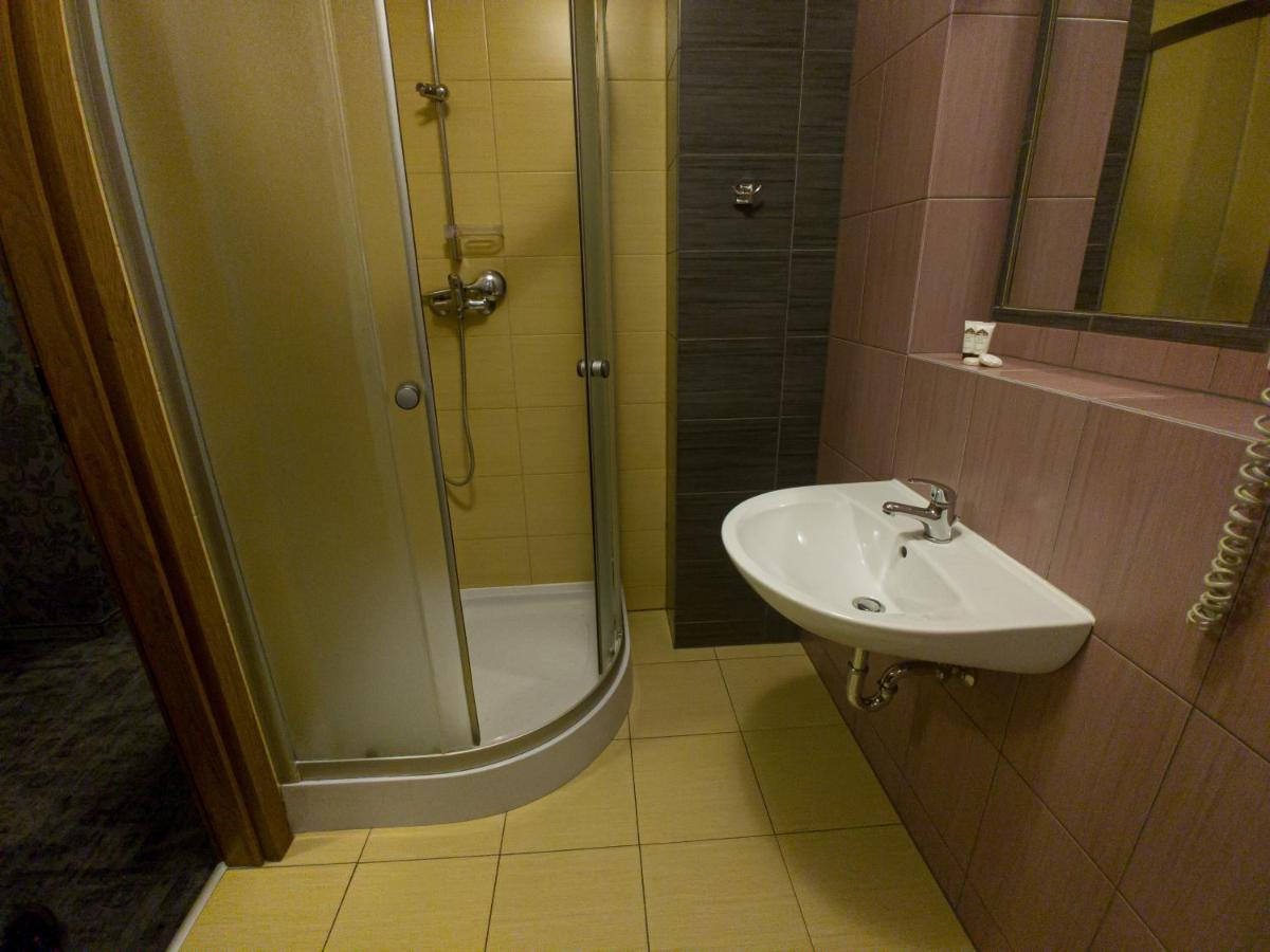 Zajazd U Dziadka Oppeln Exterior foto