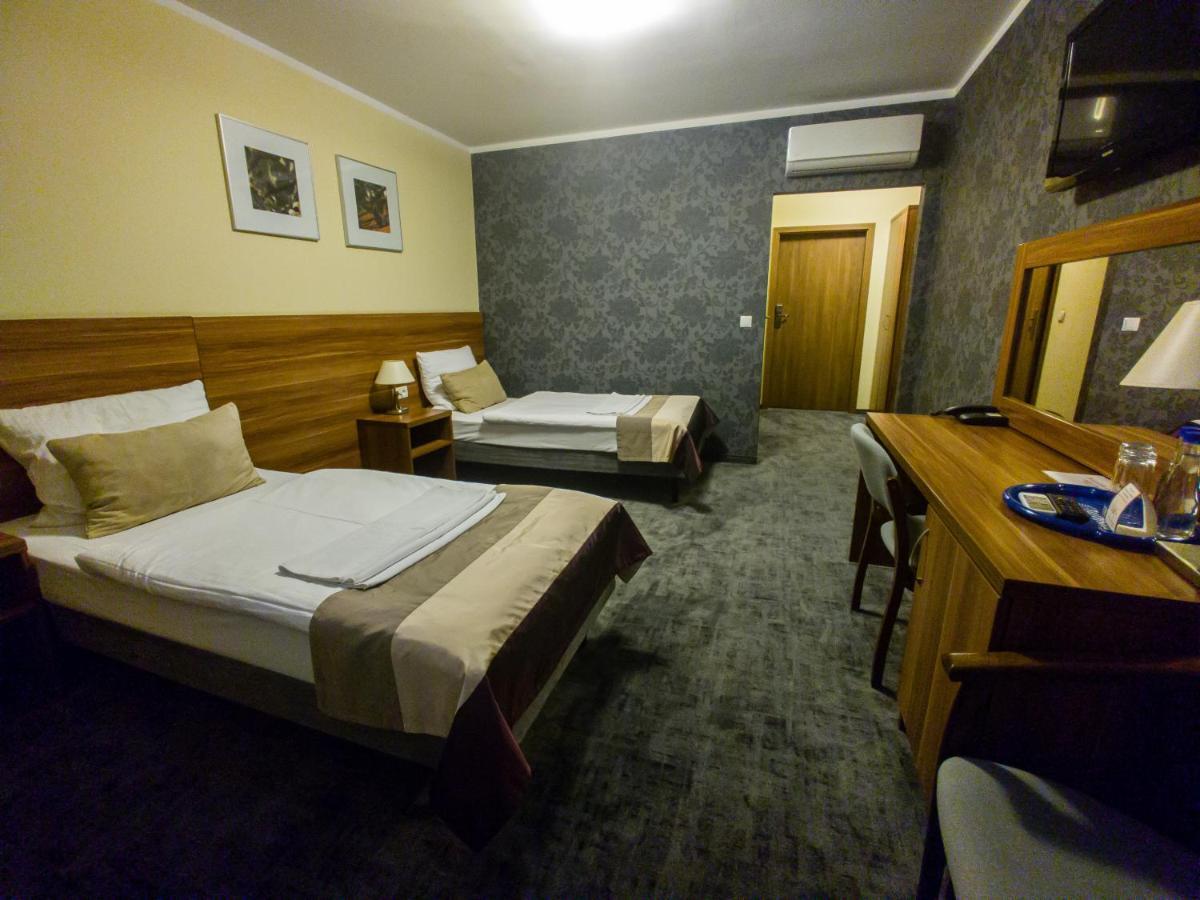 Zajazd U Dziadka Oppeln Exterior foto
