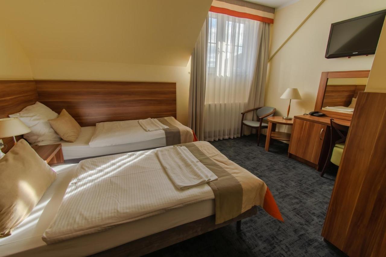 Zajazd U Dziadka Oppeln Exterior foto