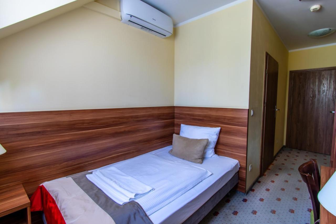 Zajazd U Dziadka Oppeln Exterior foto