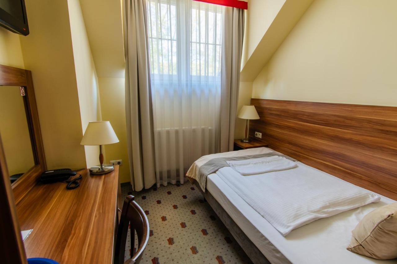 Zajazd U Dziadka Oppeln Exterior foto
